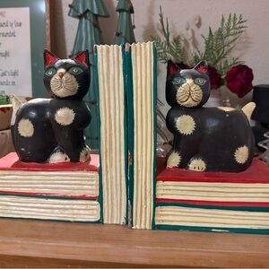 Vintage Set of 2 Wooden Hand Crafted Cat Bookends